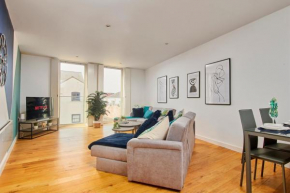 Stunning Central Lincoln Apartment - Parking